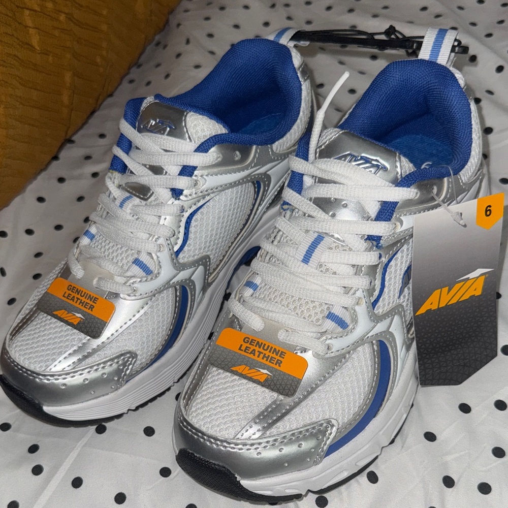 Avia Women White & Blue Athletic Sneakers